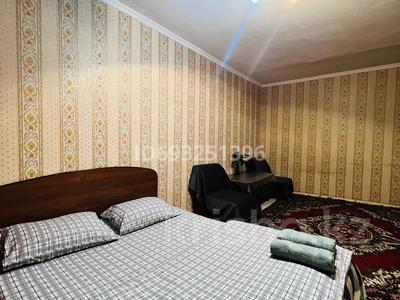 1-комнатная квартира, 35 м² посуточно, Айбергенов 1-Б за 7 000 〒 в Шымкенте, Аль-Фарабийский р-н