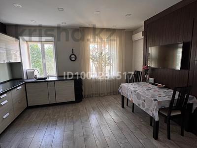 4-бөлмелі пәтер · 130 м² · 3/3 қабат, Абая 44, бағасы: 400 000 〒 в Караганде, Казыбек би р-н