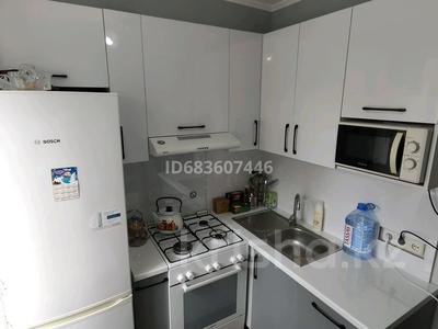 2-комнатная квартира, 50 м², 2/4 этаж помесячно, мкр №12 за 300 000 〒 в Алматы, Ауэзовский р-н