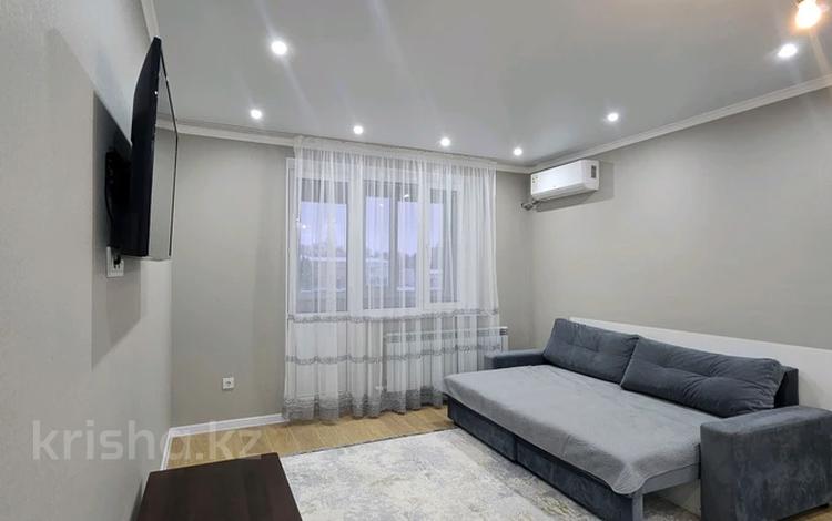 1-бөлмелі пәтер · 45 м² · 2/6 қабат, Желтоксан 1/6 к 7, бағасы: 3 000 ₸ в Уральске — фото 2
