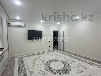 3-комнатная квартира · 70 м² · 1/4 этаж, 5 мкр 25 за 25 млн ₸ в Жанаозен