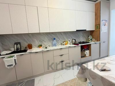 1-комнатная квартира · 80 м² · 1/5 этаж, мкр. Алтын орда за 28 млн ₸ в Актобе