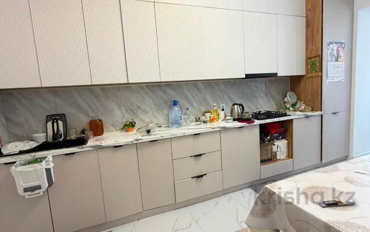 1-комнатная квартира · 80 м² · 1/5 этаж, мкр. Алтын орда за 28 млн ₸ в Актобе — фото 3