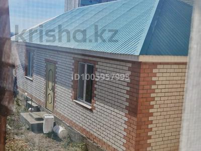 Отдельный дом · 2 комнаты · 100 м², Старый город — Рядом Медколледж 100м за 120 000 〒 в Актобе