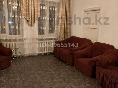 3-комнатная квартира, 60 м², 2/4 этаж посуточно, Караменде-би за 15 000 〒 в Балхаше