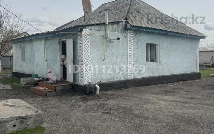 Жеке үй · 4 бөлме · 69.7 м² · 849 сот., Курмангазы 87 — Село Еркин., бағасы: 17 млн ₸ в Талдыкоргане, мкр военный городок Жулдыз — фото 2