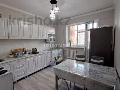 3-комнатная квартира · 80 м² · 2/5 этаж, Сатпаева 89а за 25 млн 〒 в Жезказгане