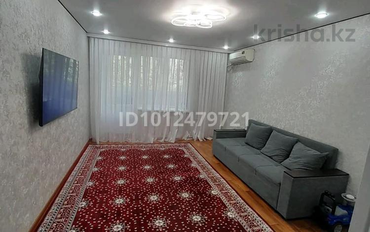 3-бөлмелі пәтер · 60 м² · 3/5 қабат, мкр 8, ул. Братьев Жубановых 286, бағасы: 24.5 млн ₸ в Актобе — фото 2