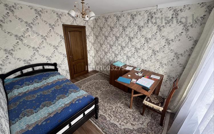 3 бөлме · 72 м² · 3/5 қабат, мкр 8, Гришина 64, бағасы: 35 000 ₸ в Актобе — фото 2
