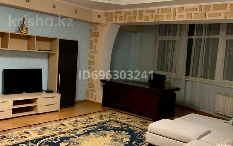 2-комнатная квартира · 112 м² · 7/12 этаж, мкр Самал-2 58 — Аль-Фараби Назарбаева за 400 000 ₸ в Алматы, Медеуский р-н — фото 3
