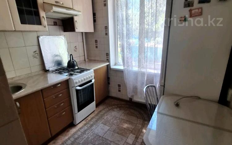 2-комнатная квартира · 43 м² · 2/5 этаж, мкр Аксай-2 за 230 000 ₸ в Алматы, Ауэзовский р-н — фото 2