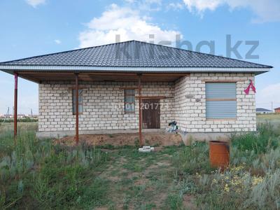 Отдельный дом · 4 комнаты · 200 м² · 10 сот., Жилой массив Рауан 2 501/1 — Напротив коттедж городок Нур сити за 18 млн ₸ в Актобе, жилой массив Рауан