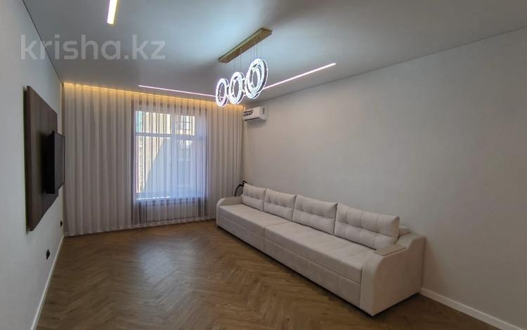 2-комнатная квартира · 70.7 м² · 7/10 этаж, мкр Юго-Восток, ул. Ашимова за 46 млн ₸ в Караганде, Казыбек би р-н — фото 2