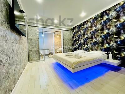 Аренда квартир по часам в Алматы: 1-комнатная квартира · 40 м² · 11/17 этаж · по часам, Толе би 185А — Толе Би - Ауэзова за 3 500 〒 1-комнатная квартира · 40 м² · 11/17 этаж · по часам, Толе би 185А — Толе Би - Ауэзова за 3 500 〒 в Алматы, Алмалинский р-н