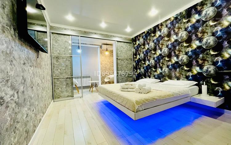 1-комнатная квартира · 40 м² · 11/17 этаж, Толе би 185А — Толе Би - Ауэзова за 3 500 〒 в Алматы, Алмалинский р-н — фото 2
