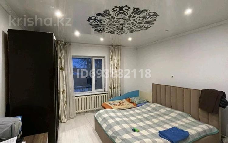 Часть дома · 3 комнаты · 80 м² · 10 сот., МолодежнаЯ 14 — 1 за 10 млн 〒 в Акбулак — фото 12