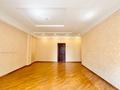 5-бөлмелі пәтер · 223 м² · 1/9 қабат, Каратаева 38а, бағасы: 220 млн ₸ в Алматы, Бостандыкский р-н — фото 5