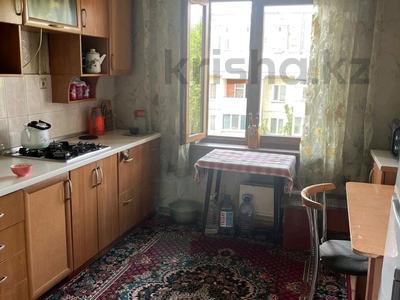 4-комнатная квартира · 90 м² · 5/5 этаж, мкр Аксай-3Б 12 за 45 млн 〒 в Алматы, Ауэзовский р-н
