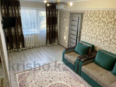 2-комнатная квартира, 45 м², 4/5 этаж посуточно, Казахстан 91 за 12 000 〒 в Усть-Каменогорске