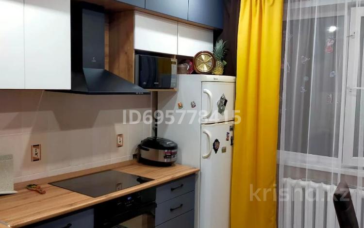 3-комнатная квартира · 65 м² · 9/9 этаж, мкр Юго-Восток, Гапеева 33 за 25 млн ₸ в Караганде, Казыбек би р-н — фото 7