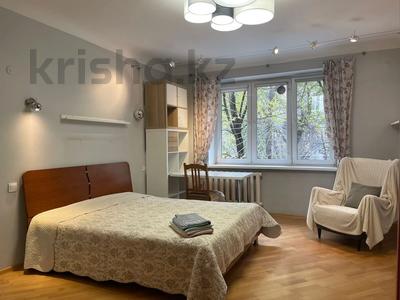 3-комнатная квартира · 72 м² · 2/5 этаж, Шевченко за 76 млн 〒 в Алматы, Медеуский р-н