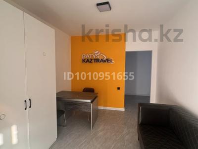 Офисы · 10 м² за 80 000 ₸ в Актобе, мкр. Алтын орда