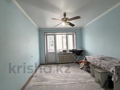 3-бөлмелі пәтер · 52 м² · 5 қабат, Бараева 10/6 — Назодится на пересечение улиц Бараева и проспекта Республики, за домом улица Ташенова, бағасы: 25 млн ₸ в Астане, р-н Байконур