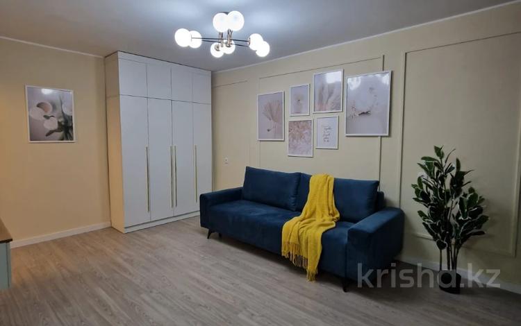 1-комнатная квартира, 32.5 м², 2/5 этаж, мкр Алмагуль, Жарокова