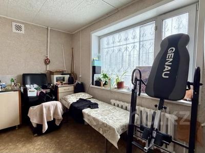 4-бөлмелі пәтер · 82 м² · 1/5 қабат, Карбышева 19, бағасы: 25 млн ₸ в Костанае