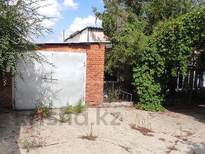 Отдельный дом · 4 комнаты · 80 м² · 8 сот., Азовская 6а за 10 млн ₸ в Усть-Каменогорске