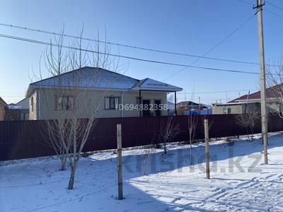 Отдельный дом · 4 комнаты · 210 м² · 10 сот., мкр Кокарна, 3 34 за 38.2 млн 〒 в Атырау