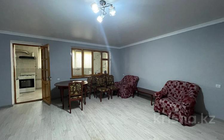 4-комнатная квартира · 86 м² · 2/5 этаж, Алимбетова 45в — Байтурсынова за 300 000 ₸ в Шымкенте — фото 2