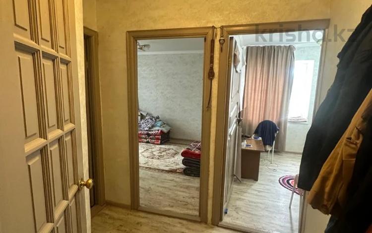 2-комнатная квартира · 36.8 м² · 2/5 этаж, мкр 8, гришина 74 за 11.5 млн ₸ в Актобе — фото 2
