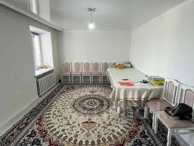 3-комнатная квартира · 70 м² · 7/9 этаж, мкр 5, Алии Молдагуловой пр-т за 20 млн 〒 в Актобе