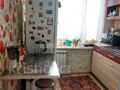 3-комнатная квартира, 65 м², 4/5 этаж, Мик-он 1А 4 — Садик,школа,обелиск за 14 млн 〒 в Сарани