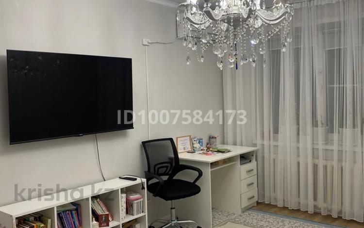 2-комнатная квартира · 70 м² · 5/5 этаж, мкр 4 19 за 160 000 ₸ в Уральске — фото 2