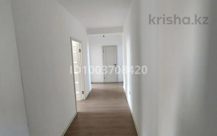3-бөлмелі пәтер · 81 м² · 4/9 қабат, мкр Береке, 1 53, бағасы: 27 млн ₸ в Атырау — фото 2