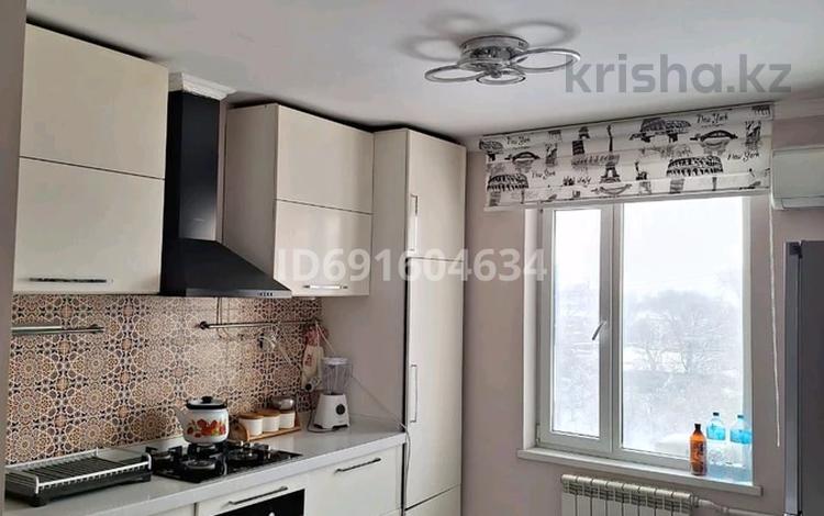 4-комнатная квартира, 84 м², 5/5 этаж, мкр Айнабулак-4 183