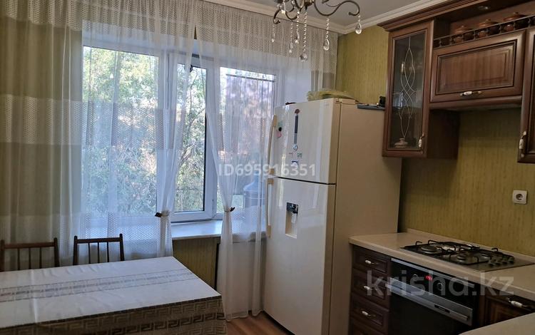 4-комнатная квартира · 79.4 м² · 5/5 этаж, мкр Михайловка , Ермекова 81 — Район Березка, возле Налоговой за 35 млн 〒 в Караганде, Казыбек би р-н — фото 2