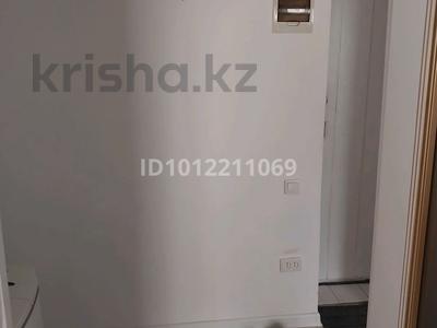 1-комнатная квартира · 35.3 м², ул. Актогай 201 за 5.5 млн ₸ в Актобе, мкр Акжар