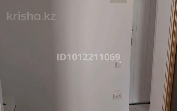 1-комнатная квартира · 35.3 м², ул. Актогай 201 за 5.5 млн ₸ в Актобе, мкр Акжар — фото 2