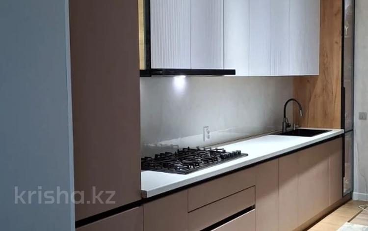 2-бөлмелі пәтер · 82.5 м² · 2/5 қабат, Алтын орда ш/а., бағасы: 31.7 млн ₸ в Актобе, мкр. Алтын орда — фото 9