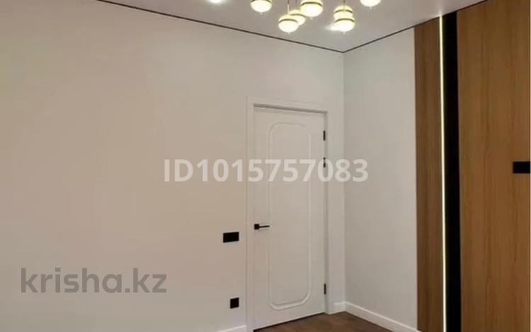 3-бөлмелі пәтер · 77 м² · 5/6 қабат, ​067-й учетный квартал 456/4, бағасы: 51 млн ₸ в Караганде, Алихана Бокейханова р-н — фото 2