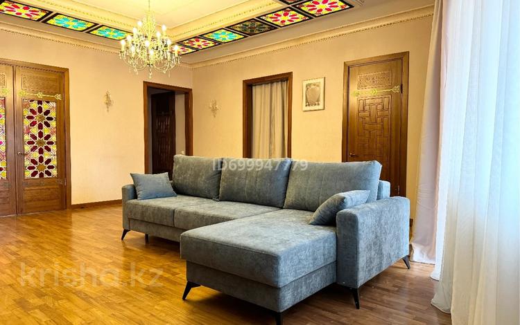 3-комнатная квартира · 120 м² · 3/6 этаж, Ходжанова 17 за 850 000 ₸ в Алматы, Бостандыкский р-н — фото 2