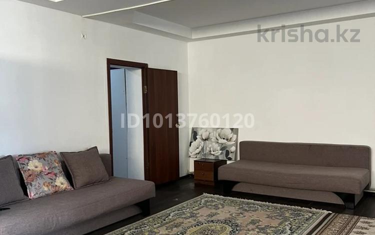 3-комнатная квартира · 60 м² · 2/2 этаж, Кайсар 23 за 120 000 ₸ в Актау, мкр Приморский — фото 2