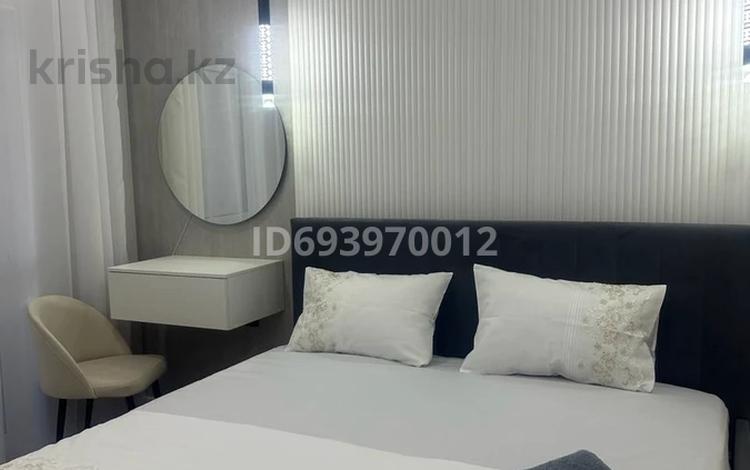 2-бөлмелі пәтер · 60 м² · 9/12 қабат, Маденова 1в, бағасы: 18 000 ₸ в Атырау — фото 2