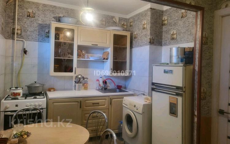 2-комнатная квартира, 52 м², 4/9 этаж, 12-й мкр 55