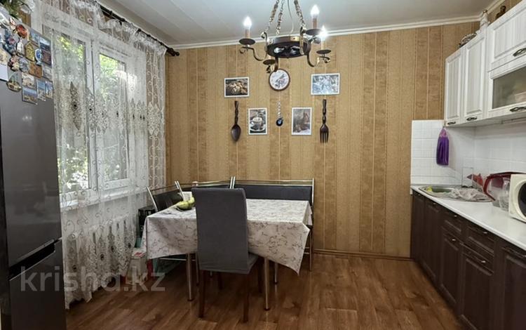 Үйдің бір бөлігі · 4 бөлме · 86.4 м² · 5 жүзд., Молодежная 1а, бағасы: 19.8 млн ₸ в Уральске — фото 2