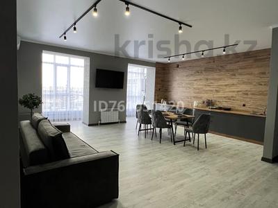2-комнатная квартира · 74 м² · 1/9 этаж, мкр Кунаева, Самал 72/4 — Коняхина за 20 000 〒 в Уральске
