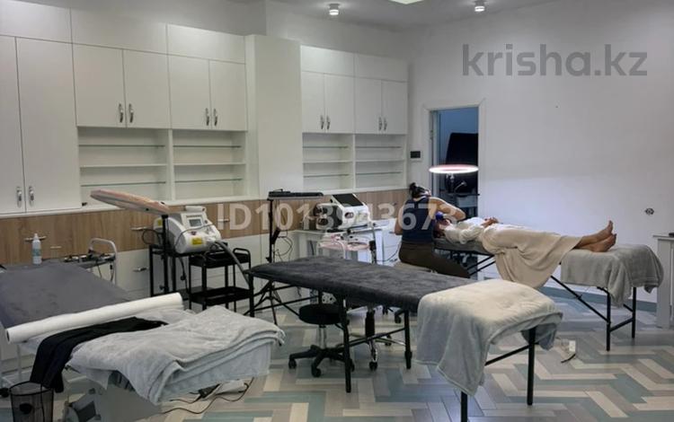 Салоны красоты · 85 м² за 60 000 ₸ в Алматы, Бостандыкский р-н — фото 2